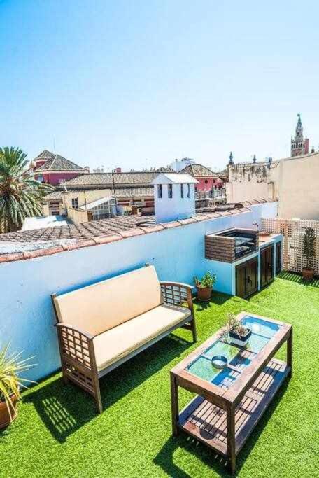 Atico Con Piscina Junto Catedral De Sevilla Exterior photo
