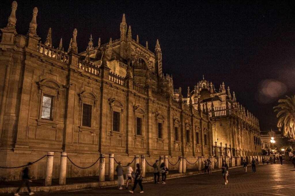 Atico Con Piscina Junto Catedral De Sevilla Exterior photo